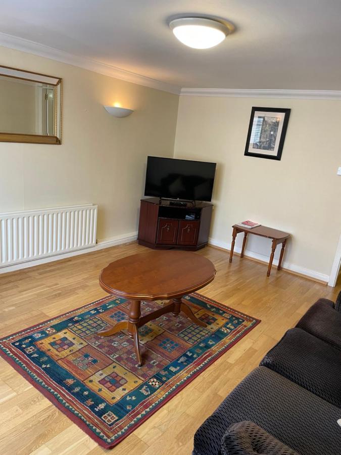 Large Townhouse With Gardens Apartment Kingscourt Exterior photo